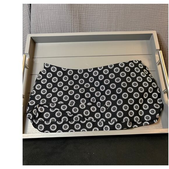 Retired Thirty-One Skirt Purse Cover -Black w/White Daisies - Picture 1 of 2
